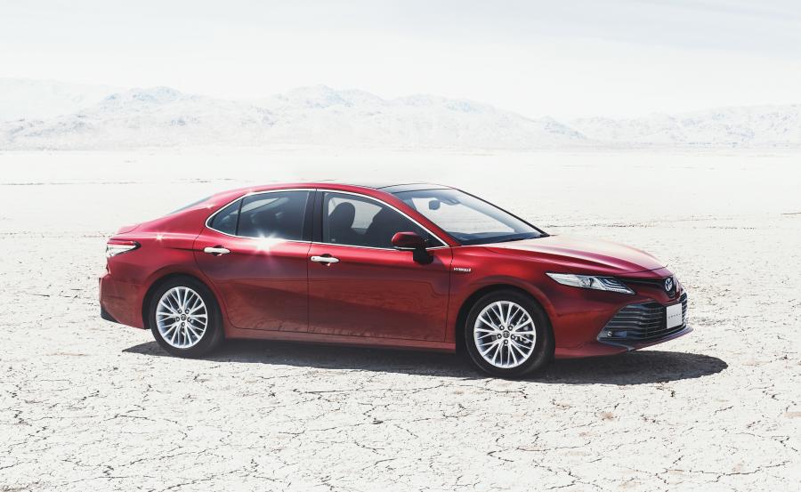 Toyota Camry Hybrid (JP) '2017